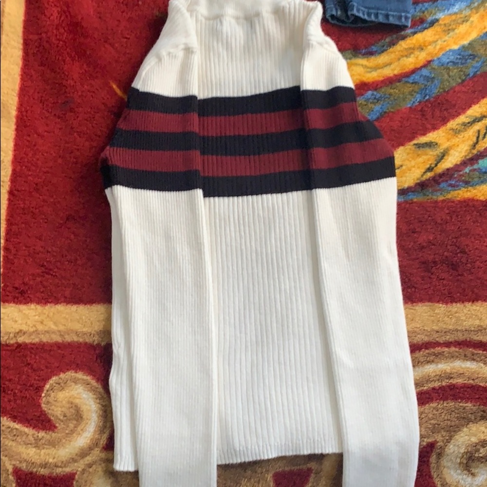 Turtle neck fitted white long sleeve